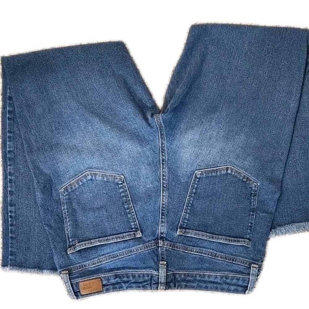 Crown & Ivy Jeans Sz 10 Frayed Cut Off Edge Crop High Rise - Picture 8 of 12